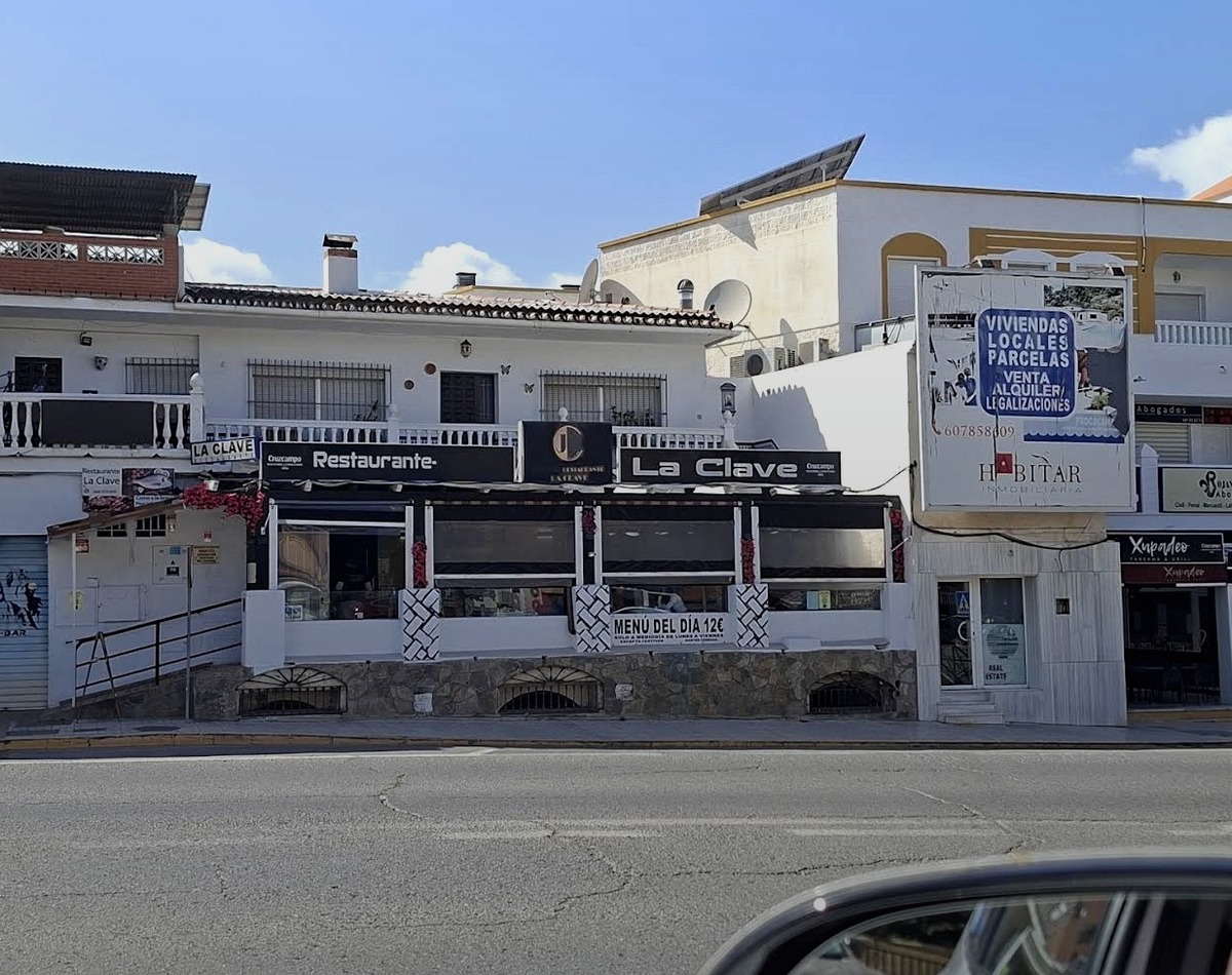 Fachada del restaurante La Clave en Estación de Cártama