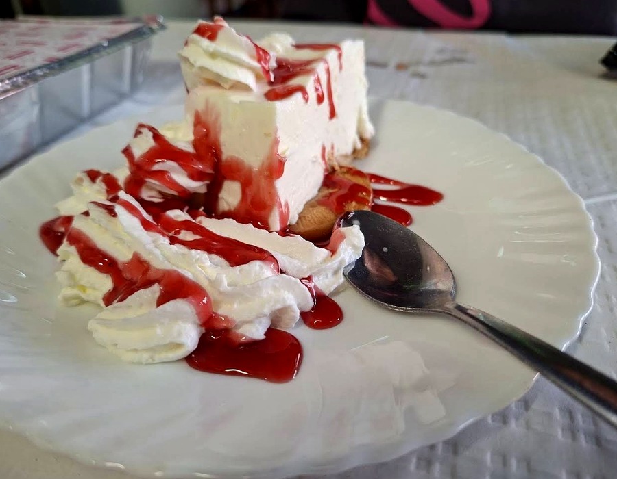 Postre casero servido en el restaurante La Clave